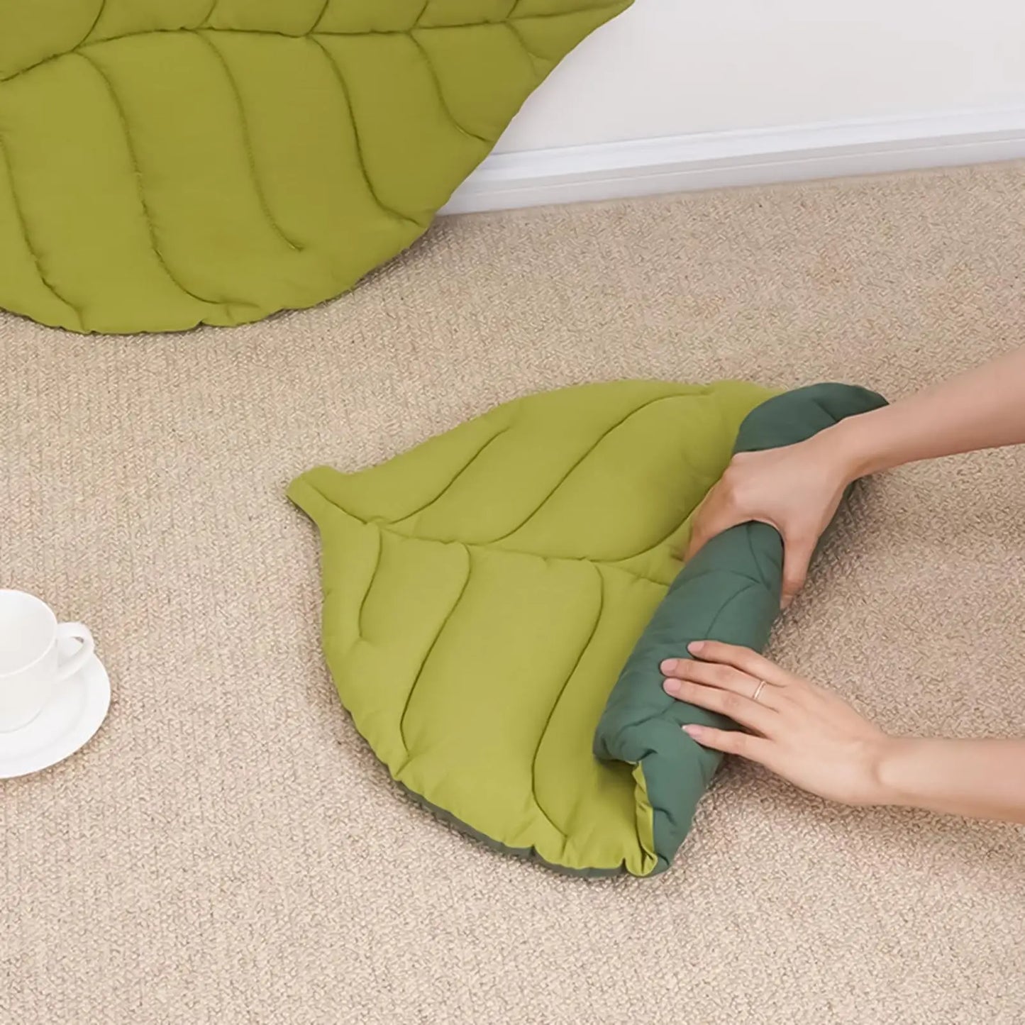 Cat Bed Mat Leafs Shape Pet Blanket Soft Puppy Sleeping Pad Washable Non-Slip Room Decor Floor Rug For Dogs Cats Pet Supplies