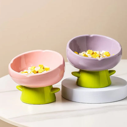 Tulip-shaped ceramic cat food bowl for pets prevent tipping over, and reduce the risk of blackening at the bottom of the bowl